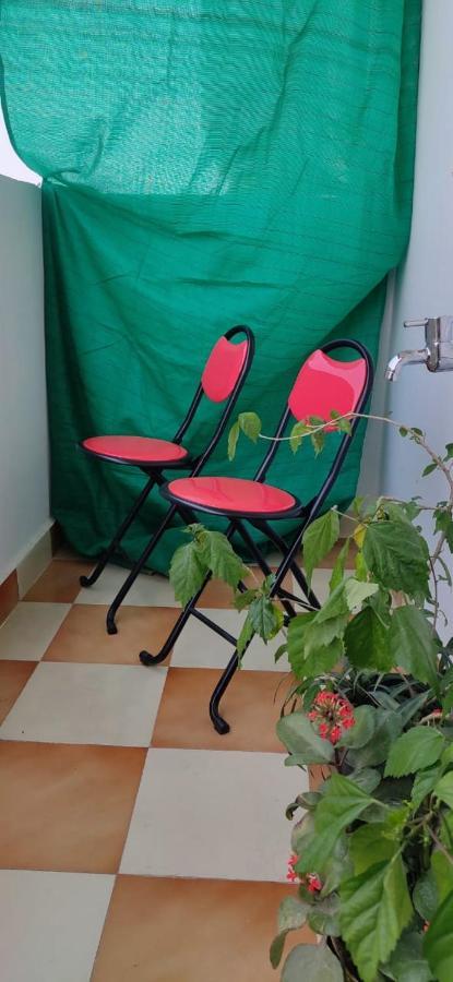 Untrained & Unplanned Apartment Jabalpur Exterior photo
