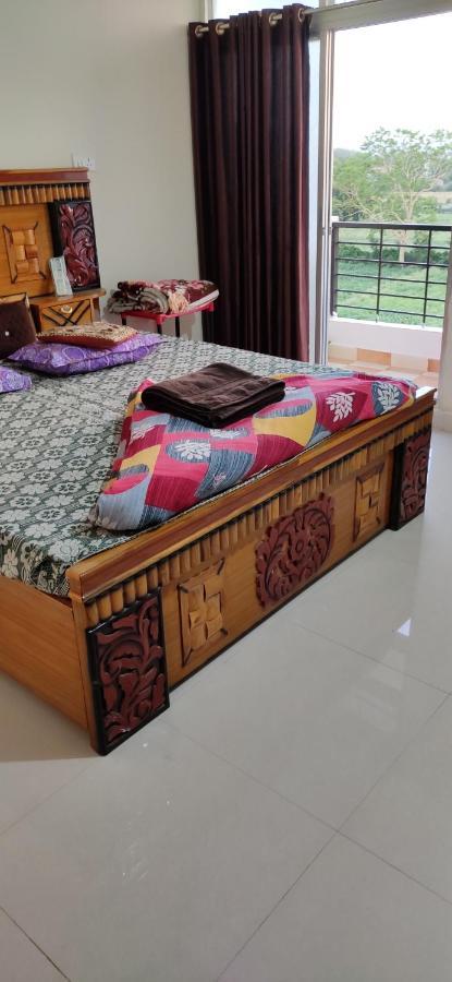 Untrained & Unplanned Apartment Jabalpur Exterior photo